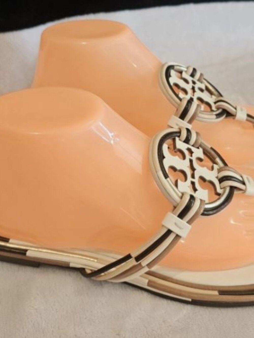 Tory Burch Miller Cream Thong Sandals w/ brown-cream trim sz 9-NEW - Picture 2 of 2